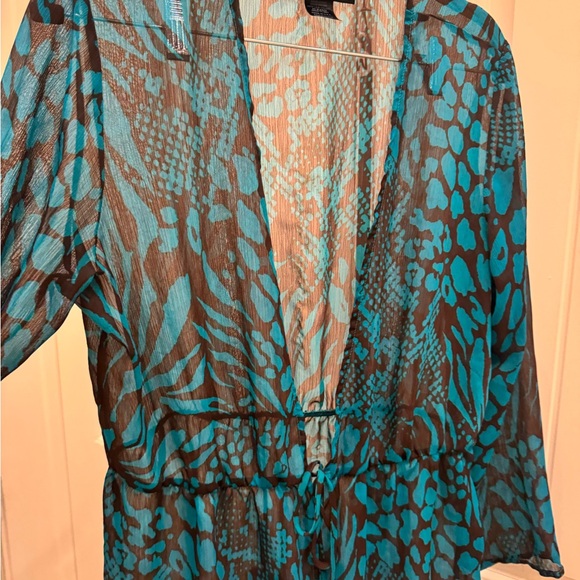 Antthony tunic features - Picture 7 of 10